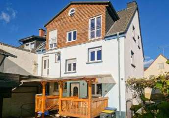 Ingelheim/Groß-Winternheim: Familienhaus mit großem Grundstück, Traumblick und viel Platz!