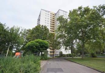 MZ-Oberstadt: Ruhige, sanierte, gut geschnittene 3 Zimmerwohnung, 1. OG, gepflegte Wohneinheit.