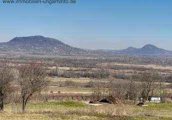 Panoramagrundstück am Nordufer des Plattensees zu verkaufen