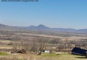 Panoramagrundstück am Nordufer des Plattensees zu verkaufen