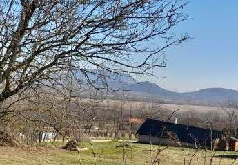 Panoramagrundstück am Nordufer des Plattensees zu verkaufen