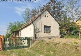 Teilweise renoviertes Bauernhaus in der Nähe des Plattensees