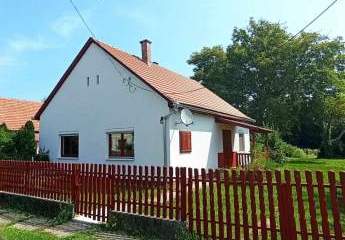 Einfamilienhaus in einem Dorf 20 km südlich des Plattensees zu verkaufen