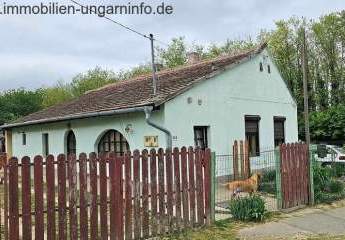 Einfamilienhaus mit vier Zimmern in der Nähe des Plattensees