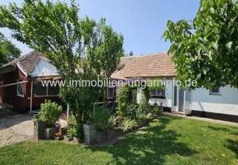 Einfamilienhaus mit Appartement in einer Kleinstadt in der Nähe des Plattensees