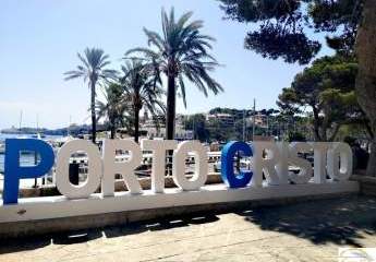 Stilvolle 3-Schlafzimmer-Wohnung mit Balkon in Porto Cristo - nur wenige Schritte von Hafen & Strand entfernt