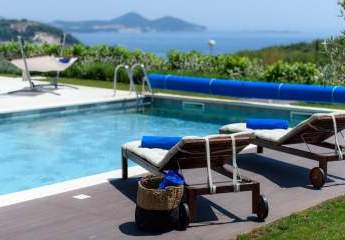 Villa in ruhiger Lage mit Swimmingpool, Dachterrasse und Meerblick in der Region Dubrovnik