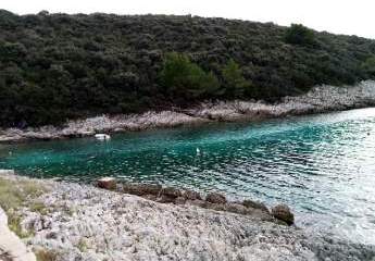 Baugrundstück in sehr ruhiger Umgebung an der Südküste Korculas