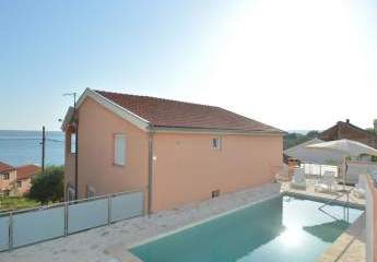 Mehrfamilienhaus mit Swimmingpool und Meerblick, Novigradsko More, Maslenica