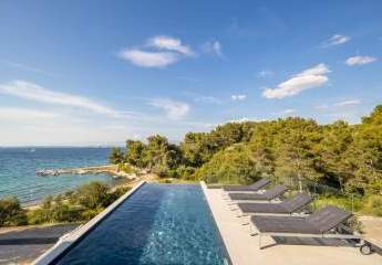 Moderne Luxusvilla mit Infinity-Pool und Meerblick, Insel Ugljan