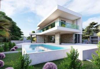 Moderne Luxusvilla mit Pool nahe dem Meer