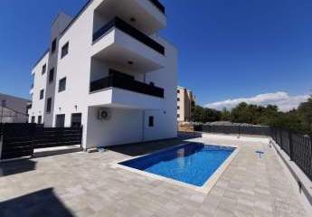 Penthouse mit Dachterrasse und Community-Pool