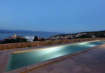Luxuriöse Villa mit Swimmingpool und Panorama-Meerblick