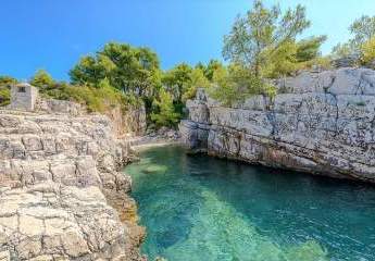 Besonderes Anwesen direkt am Meer auf ruhiger Insel, Region Trogir