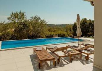 Villa mit Pool in traumhafter Lage