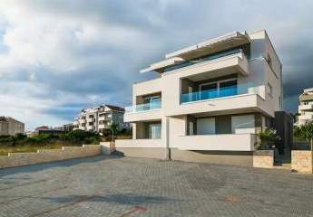 Modernes Penthouse mit schönem Meerblick