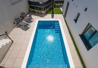 Maisonettewohnung mit Garten, Swimmingpool und Meerblick