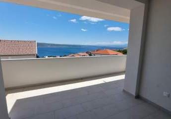 Attraktives Appartement mit Terrasse und Blick auf das Meer