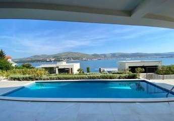 Moderne Luxusvilla mit Swimmingpool mit Panorama-Meerblick, Insel Ciovo, Dalmatien