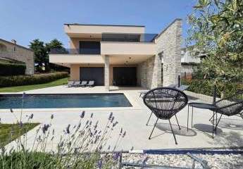 Region Porec: Moderne Villa mit Pool