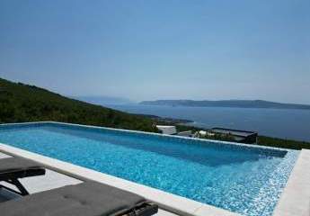 Moderne Villa mit Pool und wunderschönem Meerblick