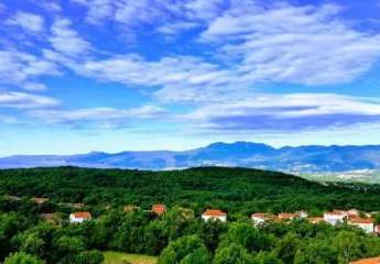 Geräumige Villa mit Pool in ruhiger Lage in der Region Rijeka