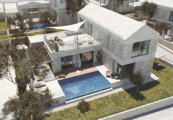 Mediterrane Neubau-Villa mit Infinity-Pool und Meerblick