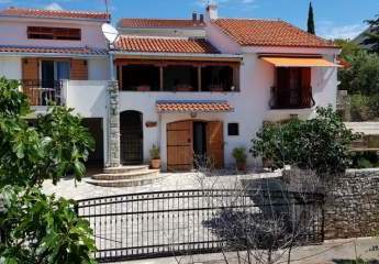 Appartementhaus nahe dem Meer, Region Trogir