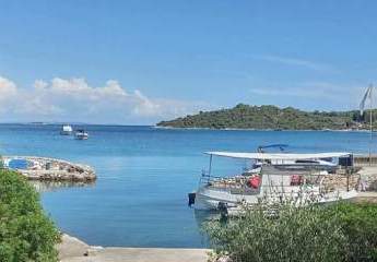 Haus im Rohbau zur Fertigstellung direkt am Meer, Insel Žut