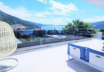 Moderne Villa mit Ausblick auf das Meer in Trogir