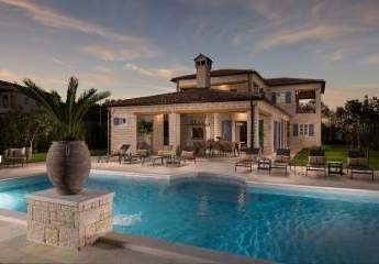 Mediterrane Villa mit Pool und Sportplatz, Kanfanar Region Istrien