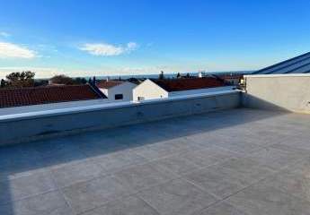 Wohnung mit Dachterrasse und schönem Meerblick, Region Porec