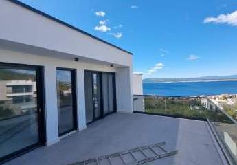 Maisonettewohnung mit Swimmingpool und Meerblick