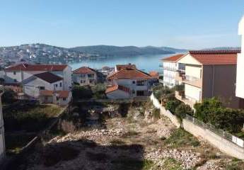 Penthouse mit Dachterrasse und Meerblick in Okrug Gornji