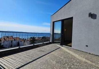 Modernes Penthouse mit Panorama-Meerblick