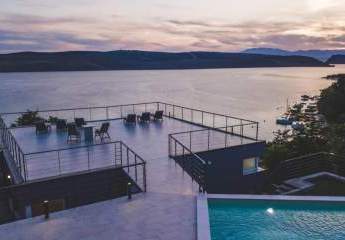 Moderne Villa mit Dachterrasse nahe dem Meeresufer, Region Crikvenica