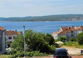 Hochwertig eingerichtete Wohnung mit Meerblick