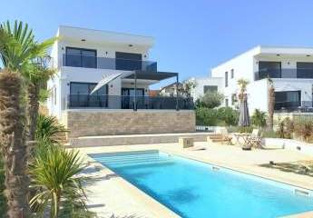 Moderne Villa mit Meerblick