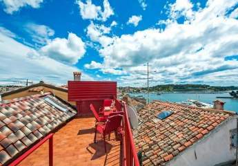 Stadthaus mit 4 Studios und einer Dachterrasse mit Meerblick