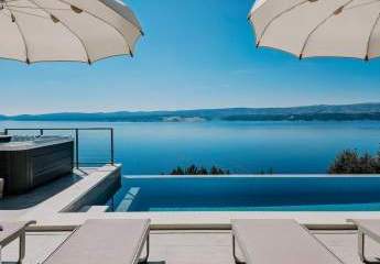 Moderne Villa mit Infinity-Pool und Panorama-Meerblick, Region Omis
