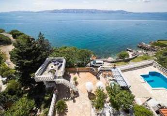 Villa in der ersten Reihe zum Meer in der Region Novi Vinodolski