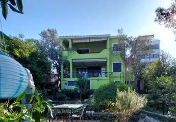 Haus mit zwei Appartements nahe dem Strand