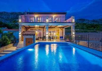 Attraktive Villa mit Meerblick in ruhiger Lage, Region Karlobag