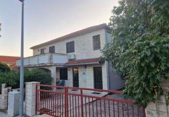 Region Orebic, Halbinsel Peljesac: Einfamilienhaus mit großem Garten