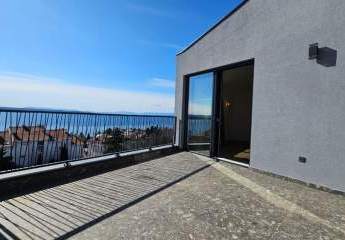Modernes Penthouse mit Panorama-Meerblick