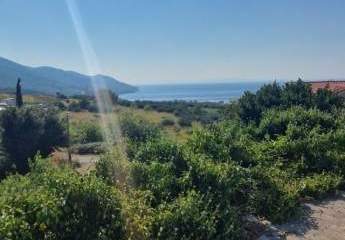 Traditionelle Doppelhaushälfte mit Meerblick in ruhiger Lage