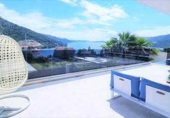 Moderne Villa mit Ausblick auf das Meer in Trogir