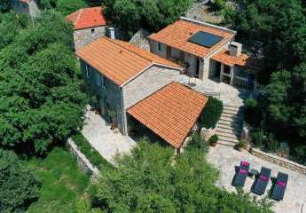 Traditionelles Steinhaus in ruhiger Lage mit schönem Meerblick und Pool, Region Starigrad Paklenica