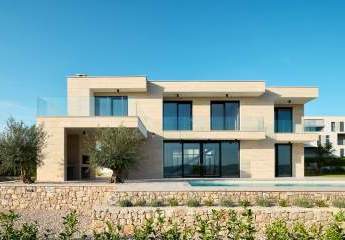 Luxuriöse Villa mit Swimmingpool und Meerblick