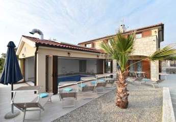 Mediterrane Villa mit Swimmingpool in ruhiger Lage, Region Krk